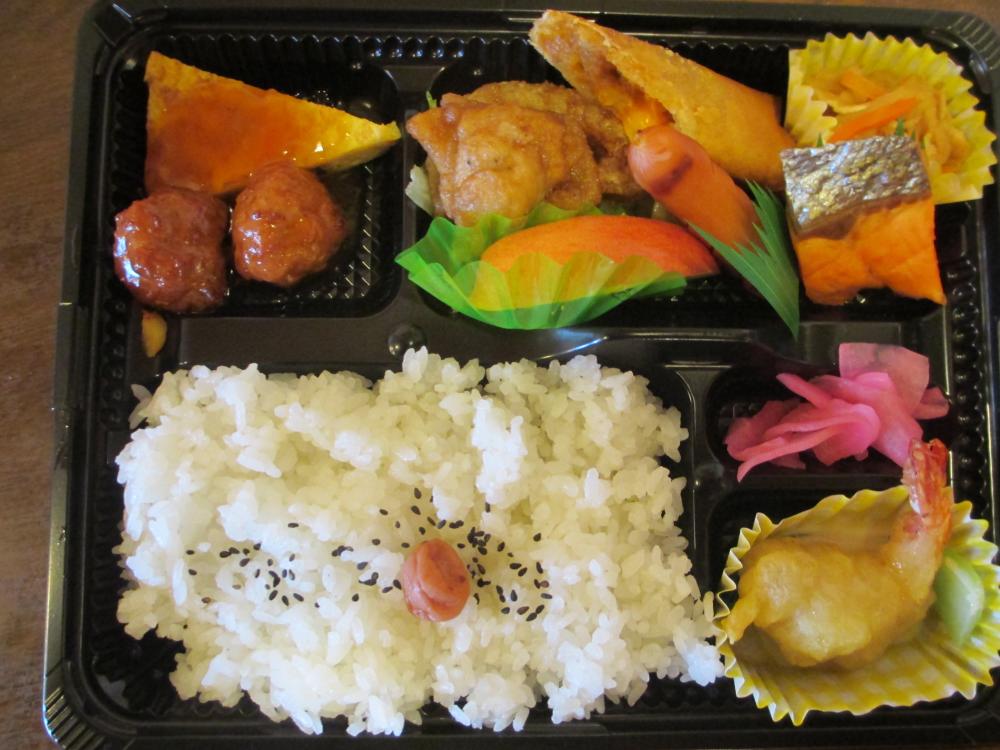 中華弁当　800円（税込）